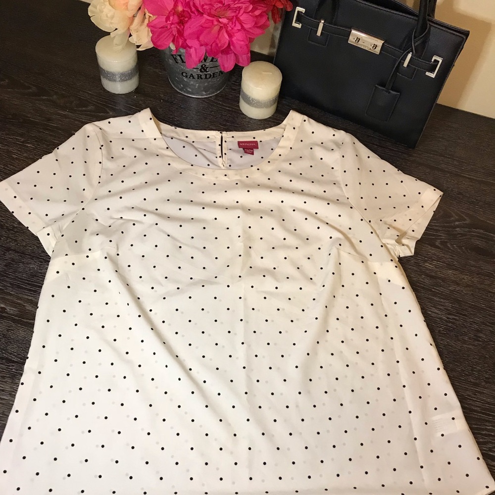 Polka dot Top💕
